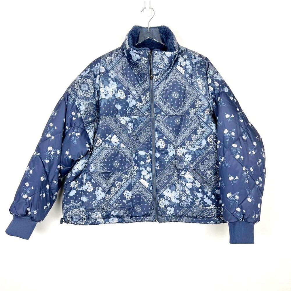 NWT American Eagle Puffer Jacket Women's Size L Blue White Reversible Cropped